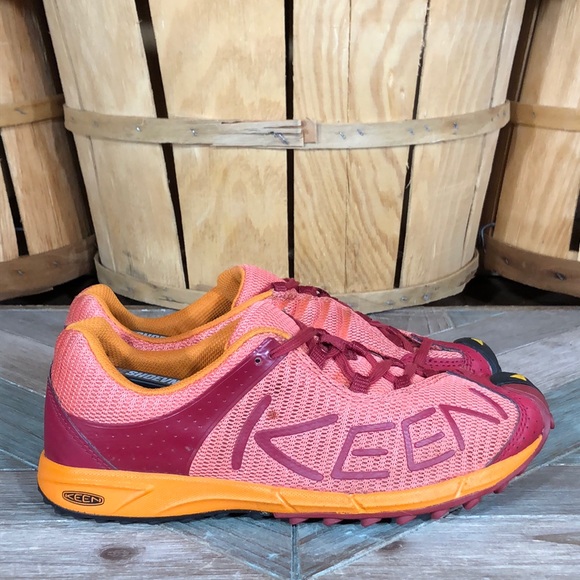 keen trail running shoes